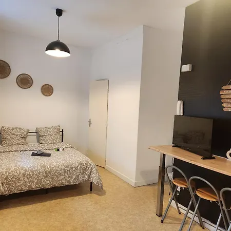 Proche De La Place Wilson Apartmán *