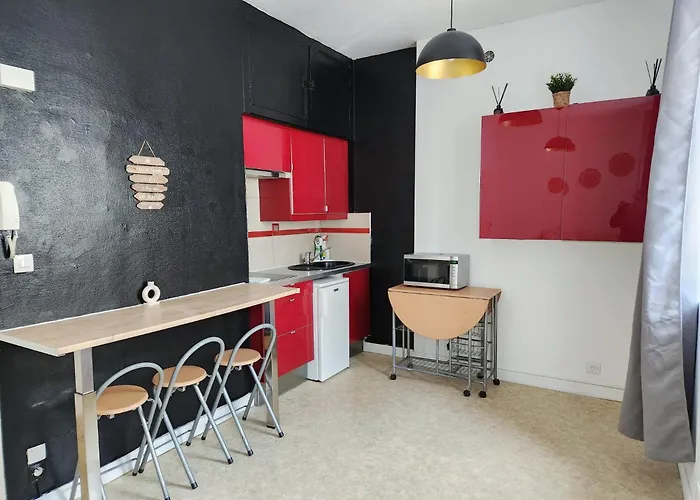 Proche De La Place Wilson * 第戎